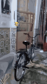 سلام عليكم بسكل لبيع مكان بغداد بلديات حجم ٢٦ لون اسود بسكل كامل كشي ما ناقصه ابد سعر ٨٠ رقم هاتف ***********
