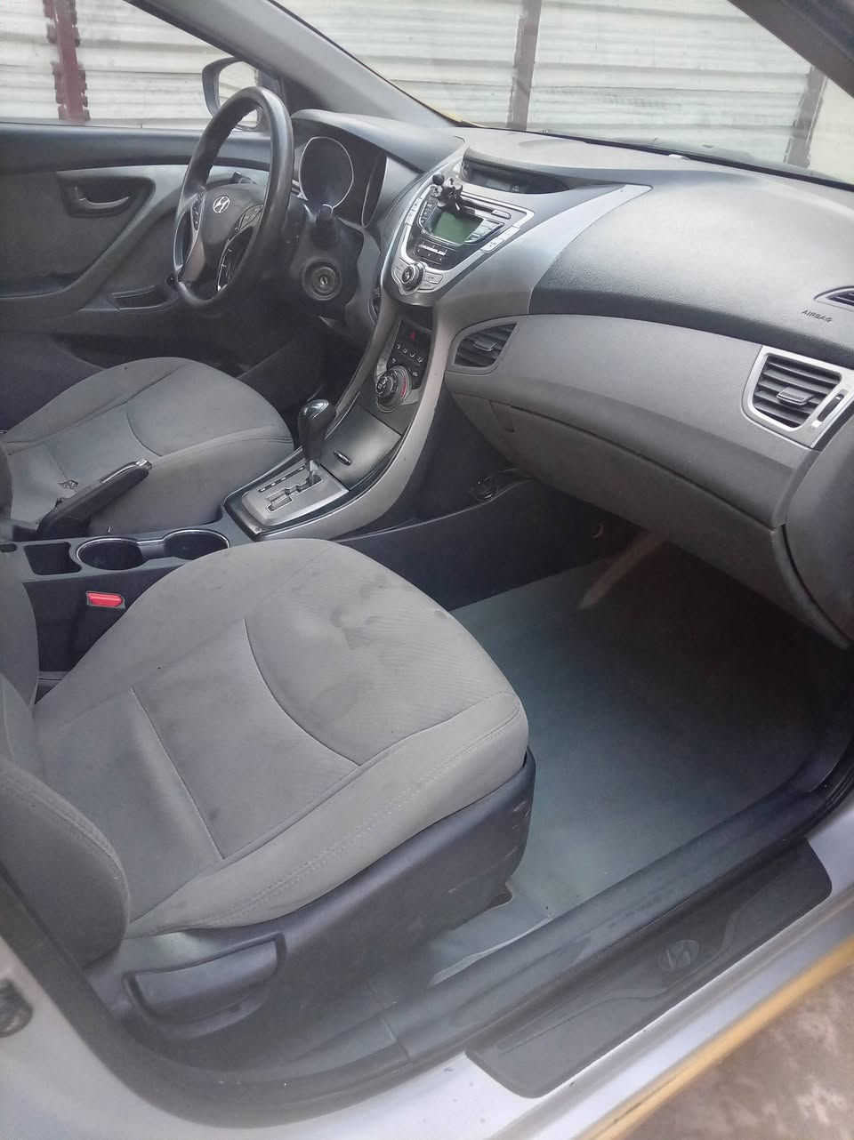 سلام عليكم
النترا موديل ٢٠١٣ وارد امريكي
سونار موجود بالمنشور 
محرك دوش ١٨٠٠
المحرك بي صوت رواجز
حادث أمريكا بنيد فقط
بلعراق بيها باب مبدل فقط
رقم بغداد الجديد سياره بسمي
السعر ٩٨ بي مجال
عنوان بغداد شهداء البياع 
اتصال ***********
