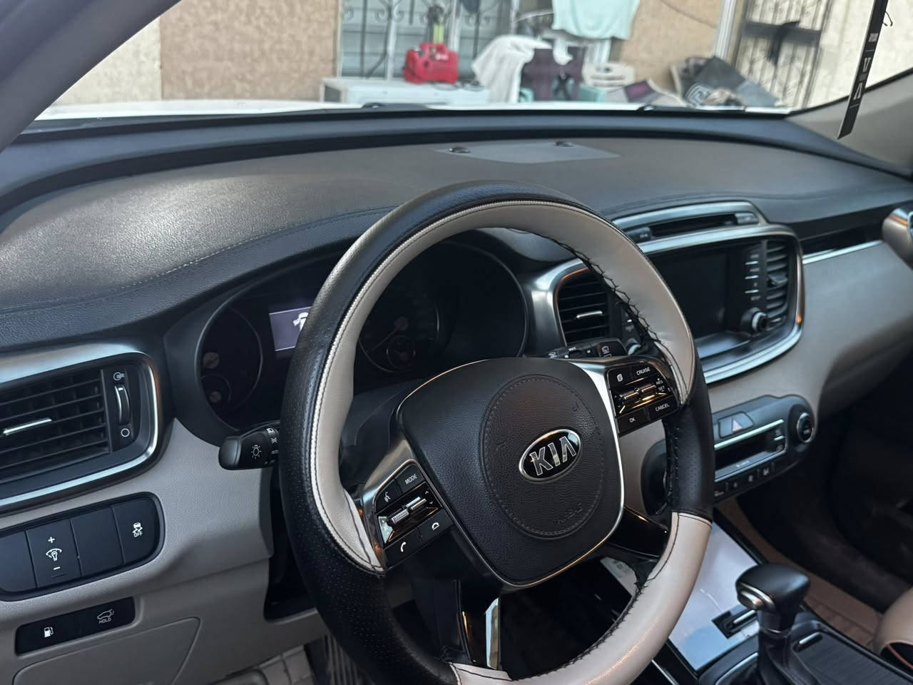 السلام عليكم سورنتو2018 شكل ال20 خليجيه6 سلندر بصمه شاشه كشن كهرباء سايد بريك دكمه حساس تاير بلادي صندوك كهرباء كشن جلد تلاث قطع تبريد مكفوله من الصبغ والبارد ماشيه97 الف رقم سليمانيه بااسمي السعر238 وبيها مجال للتواصل***********
