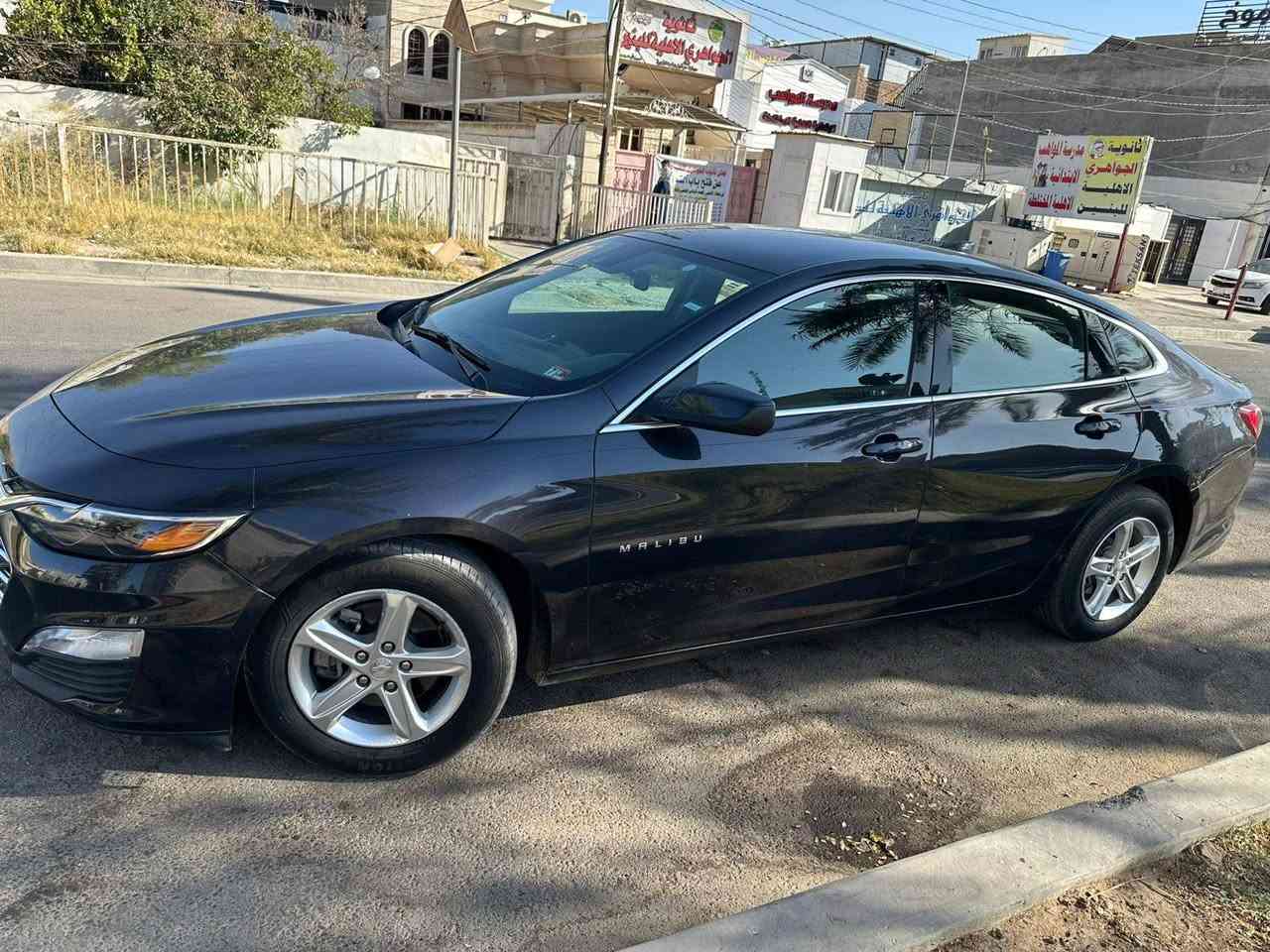 السلام عليكم
للبيع شوفرليت ماليبو موديل23 فئة LT  محرك 1500 تيربو كير cvtفول عدا الفتحه.. مواصفات الLT معروفه
ماشيه 58الف كيلو بدون اير باك بدون رقم بعدها فحص منفسيت باسمي السياره نظيفه جدا بجم كبس دشبول صافي السياره علئ ممشئ امريكا
بيها تبديل قبق جنطه نفس اللون تفصيخ الاصلي وبيها باب خلف السايق مصبوغ فقط قطعه وحده صبغ والباقي بارد
السعر 120
العنوان بغداد الكرخ السيديه
***********

