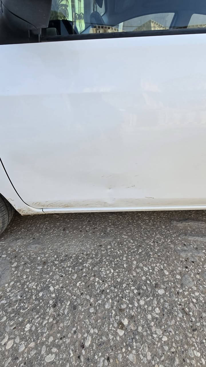 نيسان سني هندي ٢٠٢٢
المواصفات العادية  
السيارة ضررها الموجود بالصورة  
كفالة من الصبغ والتبديل
 السعر ١٠٥ قابل للتفاوض 
المكان ديوانية . السيارة باسمي رقم بغداد 
التواصل خاص


**إذا كنت صاحب هذا الإعلان وتريد حذفه لأي سبب، رجاءا أرسل رسالة إلى الدعم الفني**
