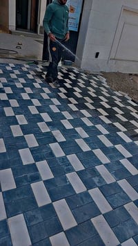 عمل انواع المقرنص، والمرمر، والبورسلين، والساقيه والكربستون ،والبازلت ...