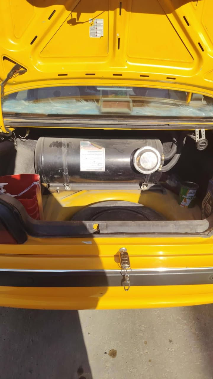 السلام عليكم بيجو مديل 2020
سياره بلادي نضيفه كارتون سياره داخله هزه ورقام جدد شرط التحويل اشوكت متريد ممشتغله السياره بسمي مشروع وطني منضومت غاز 
مكاني ديوانيه   ***********
