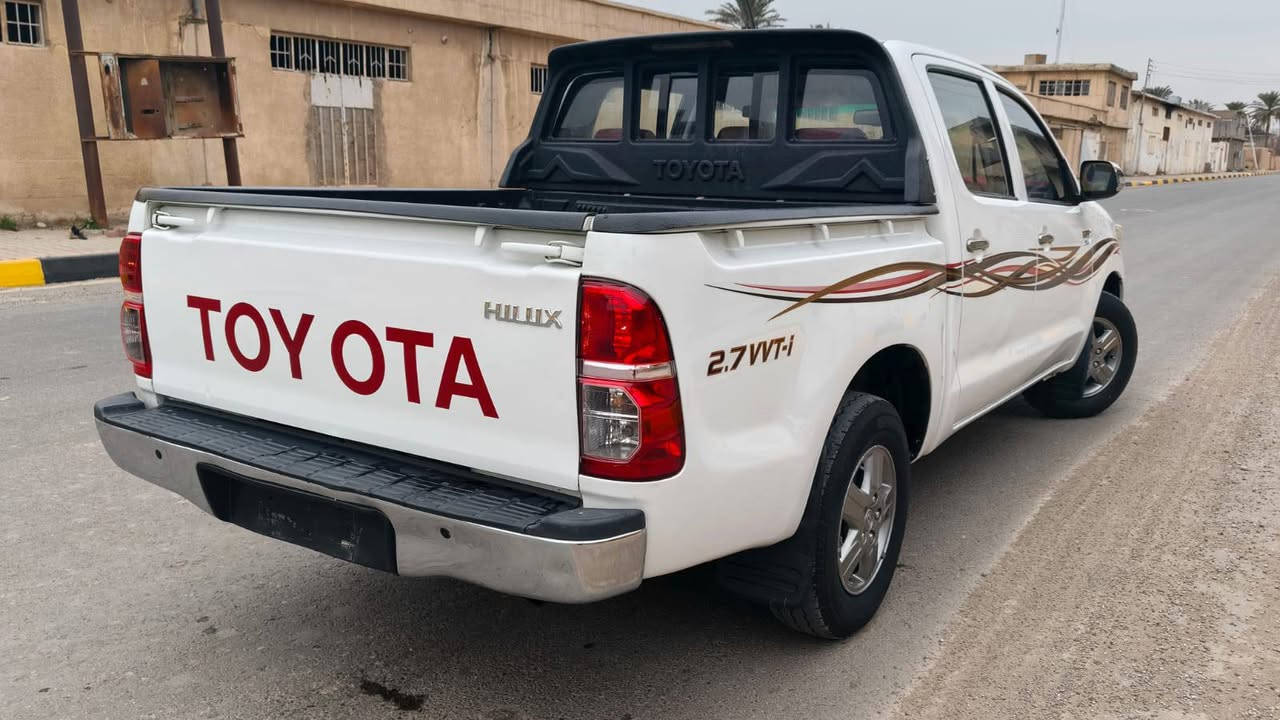 سلام عليكم للبيع بيكم تيوتا موديل 2015 رقم بغداد انكليزي سنويه بسمي سنويه مجدده تحويل مباشر كير اوتماتيك شاصي ١٩ كويتي السياره مكفولة عده بيه بنيد مبدل بلادي بدون دواخل شرط والسونار بل منشور بيه بارد مكانين كير مكينه ما مفتوحه شرط  صدر امامي وخلفي جديد تخم تاير جديد تبريد ثلج دوشمه جديده داخل ماروني ارضيه جلد تحكم استيرن اشاير بل مري ماشيه 227 الف حقيقي سياره جديده ومال جناي السعر 215 & و بيه مجال للشراي قليل رقم الهاتف
***********
***********‏‏‪ 📞
