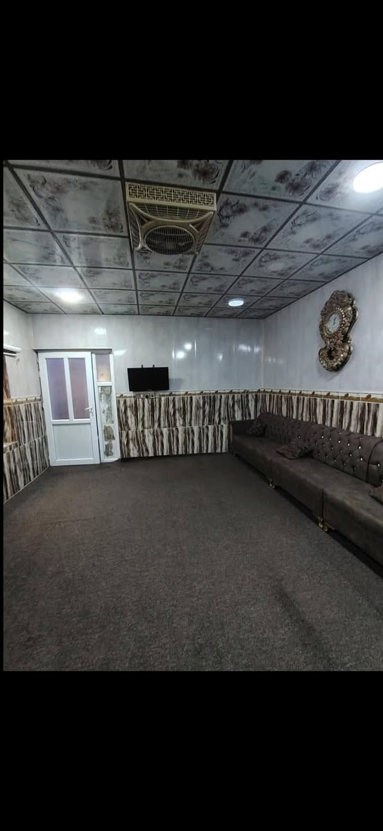 رو
 دار للبيع المساحة 150واجه7ونص
على شارع 20وحديقه طابقين وبيتونه الموقع حي النصر قرب جامع
#السعر132مع المجال 
للاستفسار. *********** او *********** او زيارة المكتب ارو
