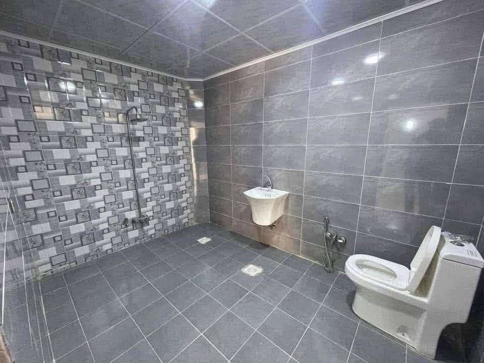 بيت للبيع في حي الملايين الاولى المساحه البيت 142متر طابقين بناء حديث خدمات كامله تسليم البيت فوري 
جنس الارض بستان ملك صرف 
المعرفة سعر علق بكلمه تم 
الأستفسار ***********
*********** موصل, نينوى
