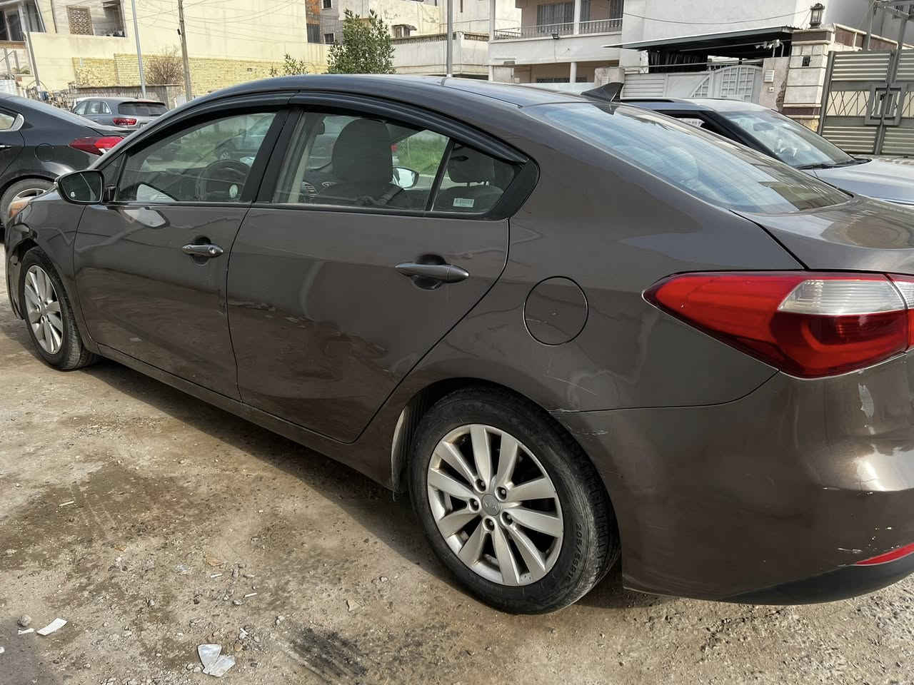 كيا فورتي موديل 2015 لليع وارد امريكي حادثهه باب الصدر والخلفي وتبدلن بلادي نفس اللون وصبغ بالجاملغ الخلفي جهة السايق صور الحادث مرفقة بدون ايرباك بجم كبس بيهه كم ملاحظة بالكشر ماشية 74 الف مكينة كير بلادي ممفتوح رقم بغداد الدولي الجديد سنوية 2030 السعر 110 ورقة 
للاستفسار 
***********
