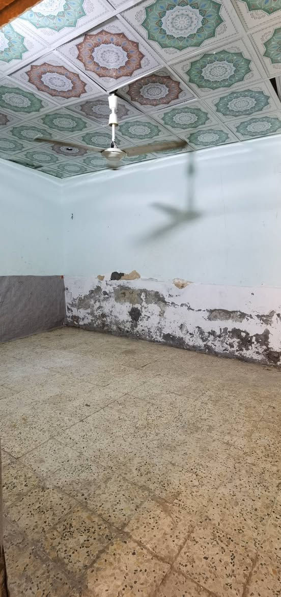 بيت للايجار بالغسل النزله الاولى يم مدرسه الكرفانات مساحته خمسين متر للاستفسار الاتصال على الرقم ***********
