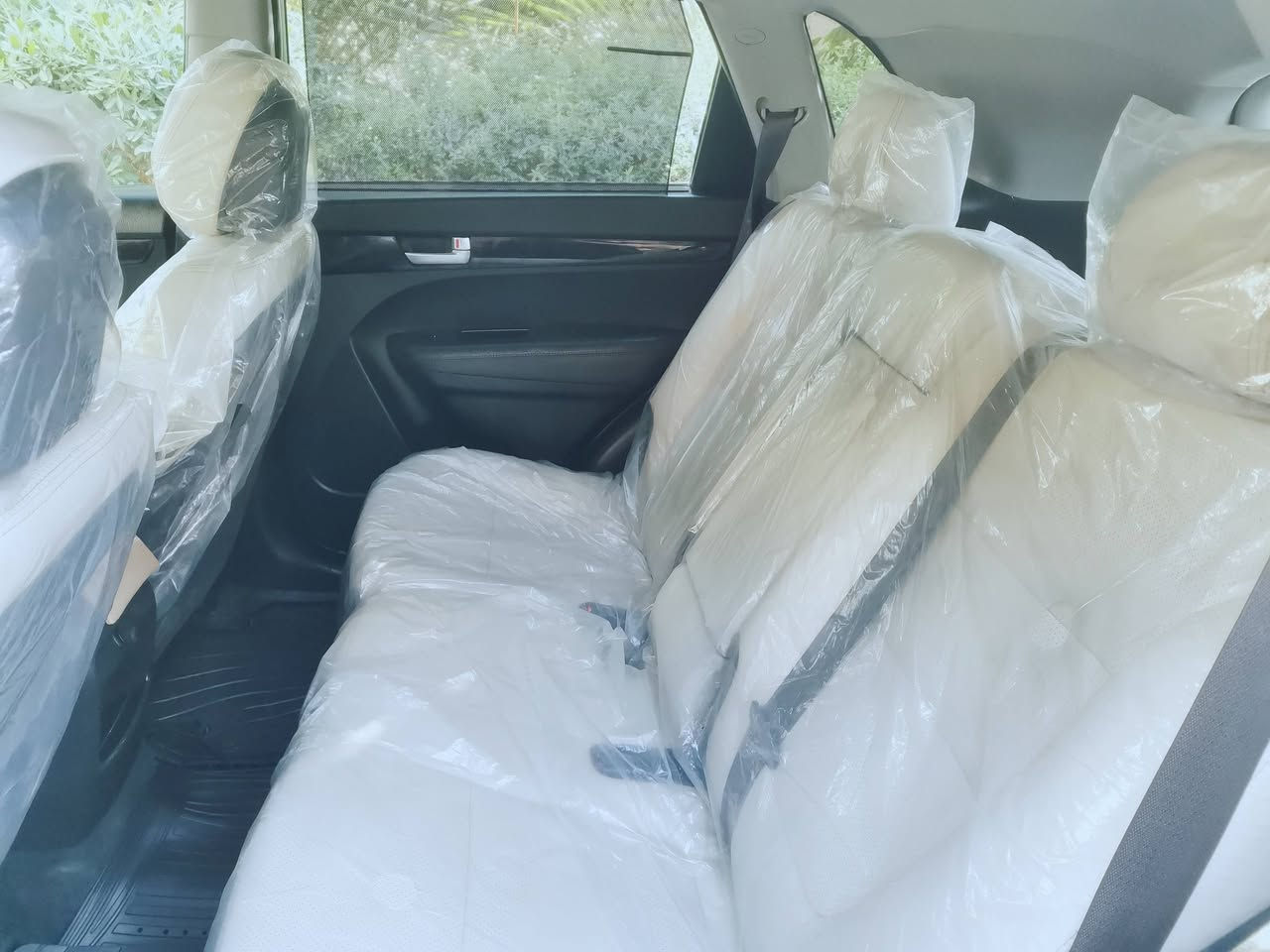 السلام عليكم ..سورنتوا 2015 
للبيع. اومراوس 
  ماشيه 80
مواصفات
 تحكم ستيرن جهتين  
مانع انزلاق 
كشاف زنون 
حساسات 
نضام ايكو 
نضام سرعه سبورت 
اشاير بالمري 
كامره شاشه.اصلي تاب
 كشنات جلد بلادي
. تخم تاير جديد 
..تبريد خلفي امامي
. برتات بالبوب 
سنويه لحد نهاية2027
 ضرره بسيط فقط جاملغ 
الخلفي وشوي ماخذ  صبغ عالجنطه 
بدون ايرباك 
بدون دواخل
 كما موضح بالسونار 
الغودشواصي مكفولات
كير محرك بلاد
 السياره كامله مكمله 
 4سلندر بسمي تحويل ثاني يوم. رقم بغداد مشروع وطني السعر 145
 حداديه جديده  ......للاتصال *********** ......
