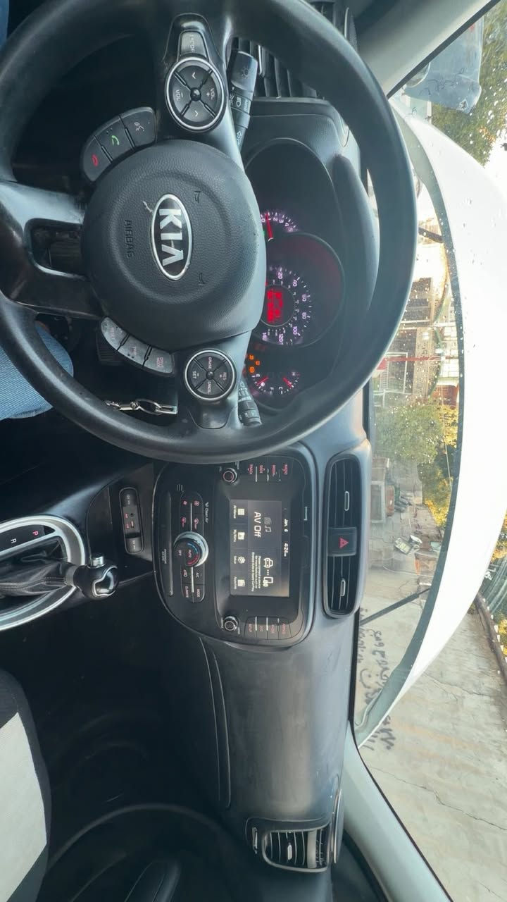 للبيع كيا صول 2019 امريكي حادثها. دعامية خلفية  بيها حادث بالعراق باب وجاملغ الايمن يعني قطع 
بسمي تحويل مباشر 
نص فول  كير مكينة نظيفات  حدادية جديدة 
دوشمة جديدة 
ما بيها نقص 
تحكم جهتين 
شاشة كبيرة
ويل 17 
بيها رش بالتكمة الأمامي 
رقم سليمانية. تحويل مباشر 
وكاله عامة بسمي 
سعرها 88 قفل بدون عمله 
عندي فيديو للتوضيح ايضاً
مكاني بغداد رئاسة العبيدي 
*********** 
اعتذر عن مراوس فقط بيع
