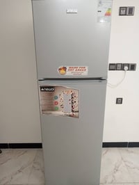 ثلاجه للبيع جديده مستخدمه شهر واحد السعر 250 الف الاتصال على الرقم.. 0...