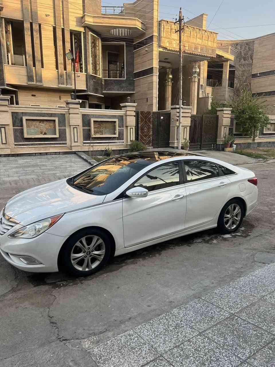 سلام عليكم سوناتة ٢٠١١ وارد خليجي بيهة مكانات صبغ السيارة بسمي كشتات جلد السعر ١١٥  *********** ما متوجد عل فيس
