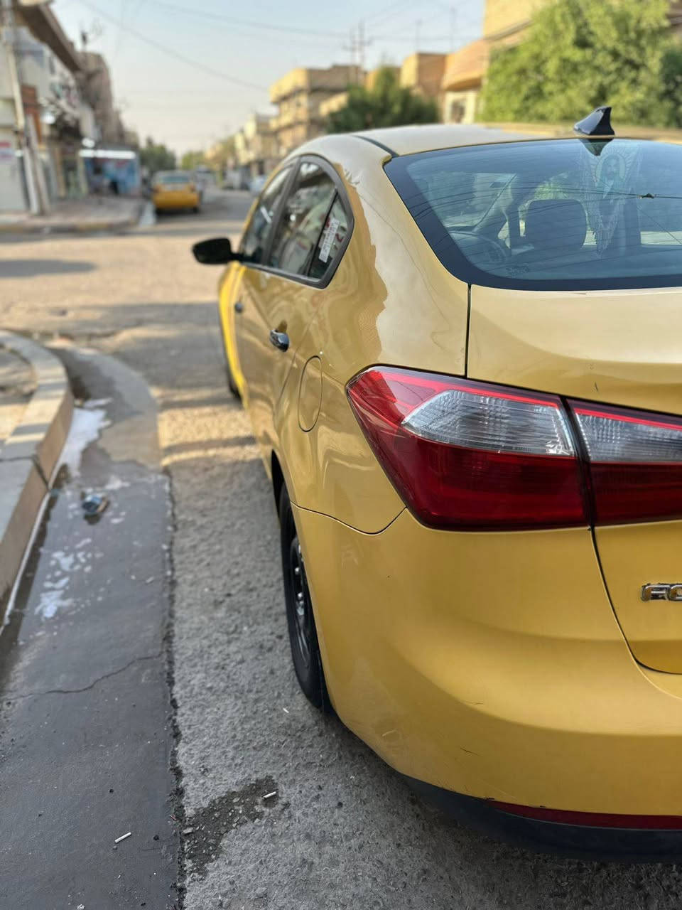 السلام عليكم سياره للبيع كيرحداديه تخم تاير تبريد شغال مديل ١٤ عن 105 وان بغداد الشعله *********** سعر
