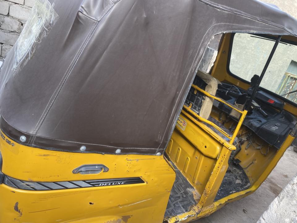 تكتك تفي اس للبيع موديل 2019 ادوات مكفولة من السرقه كلشي شغال بيها بس بيها خياسات  وطخات مثل ماوضع بالصوره 
يرالدها ترتيب شويه  مكاني البصرة الزبير السعر مليون و600 وبيها مجال قليل المو شراي لاتعبني  *********** متواجد واتساب
