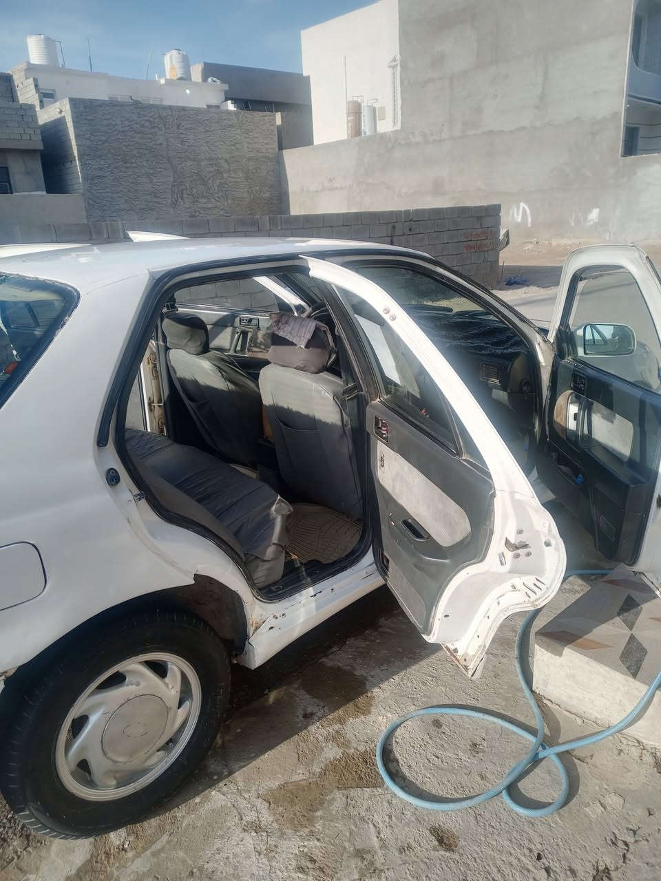 سلام عليكم 
النترا دمعه للبيع موديل ٩٥ 
كير اتوماتيك كير و محرك كفاله 
سيارة نظيفة كدامك تخم تغير جديد دوشمه جديد تبريد شغال 
سعر ٣٥ وبيها مجال حك الجيه 
رقم تلفون 
***********
