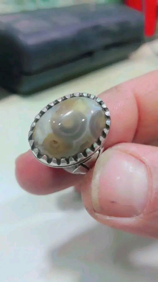 محابس فضة عراقيه واحجار قديمة. دز الصورة وانطيك السعر ومن عيوني


**إذا كنت صاحب هذا الإعلان وتريد حذفه لأي سبب، رجاءا أرسل رسالة إلى الدعم الفني**