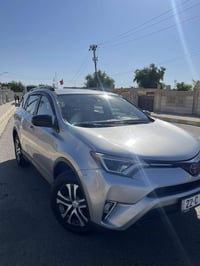 : للبيع تويوتا راف فور 2018 وارد امريكي مكينة 2.5 vvt -  ضرر سَطحي جدا...