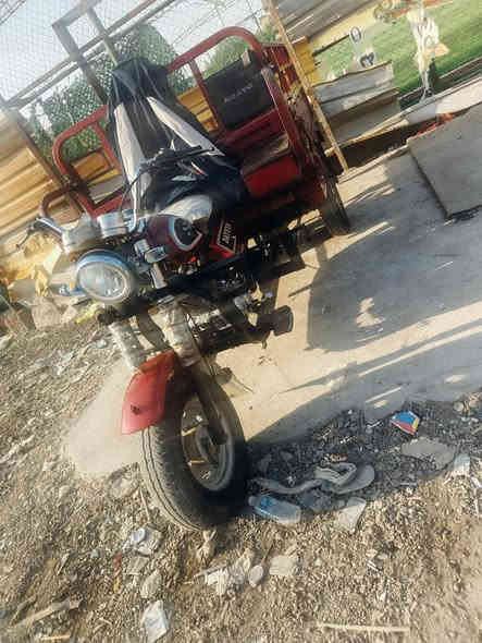 سلام عليكم ستوته دايوان للبيع موديل ٢٢ شهر ١١ستوته نكره سلف وراق صوليه شرط ترقيم  صوليه ستوته كدام للعين مكينه خرسه نكره سسلف كهربيات شغاره من لليت للشاره سعرر علا للتصال مكاني بغداد شعله  ‏‪***********‬‏
