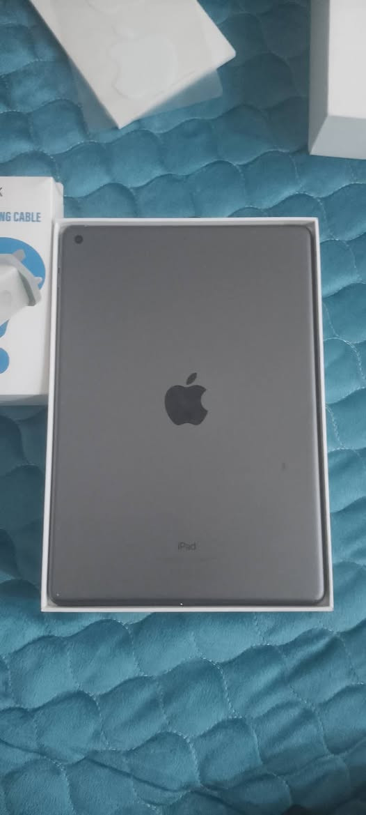ايباد 9ذاكرة 64 بي فطر بلشاشة ما ماثر بي  كل ملحقاتة ويا قيم واخذة العنوان بغداد ***********واتساب
