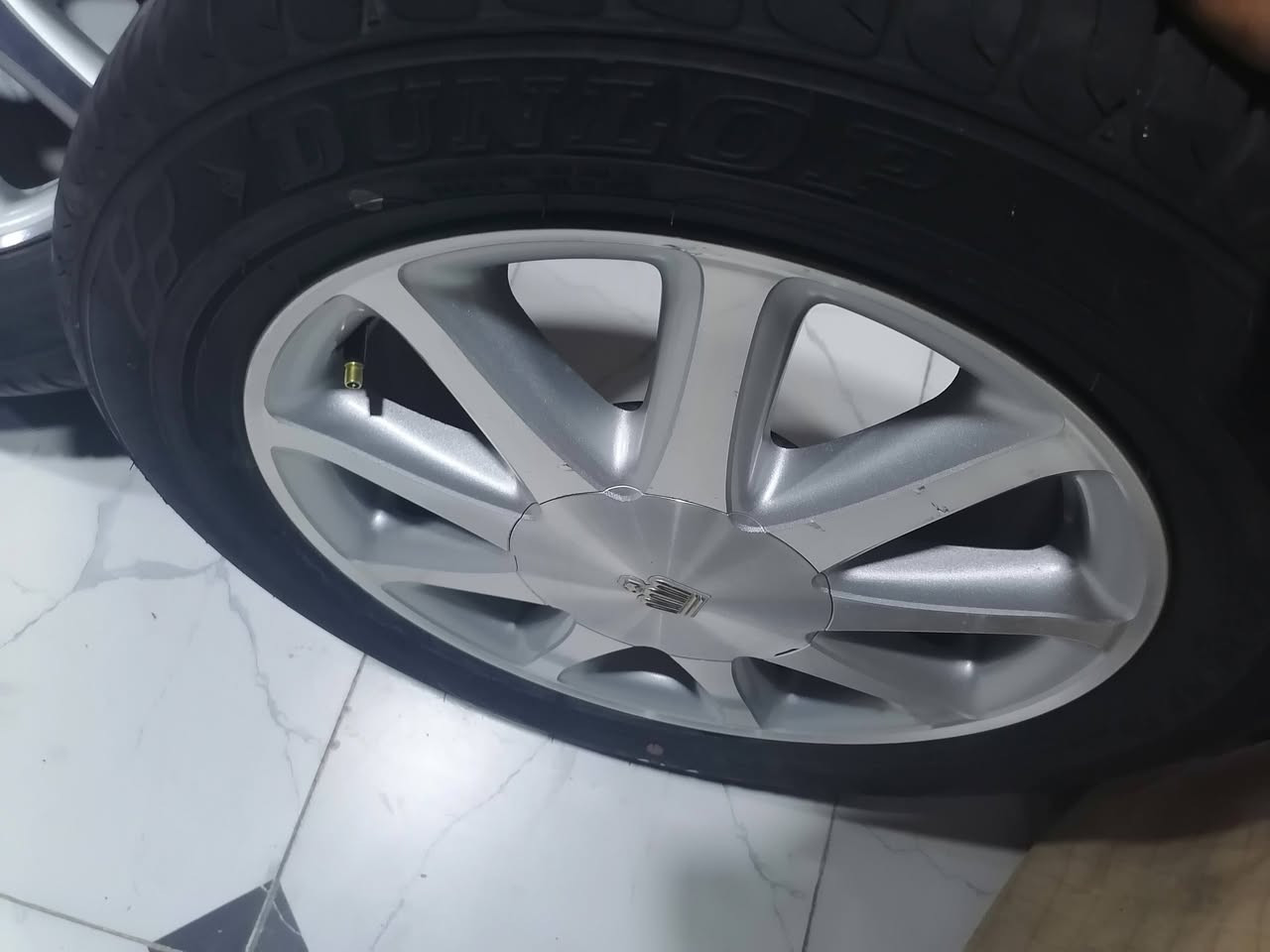 سلام عليكم للبيع 
ويل نجمه اصلي مال حاويه شرط زيرو نظافه ٪ تخم تاير جديد ياباني اصلي
***********
