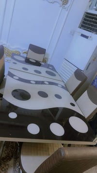 ميز للبيع 6 كراسي رقمي 07755488572