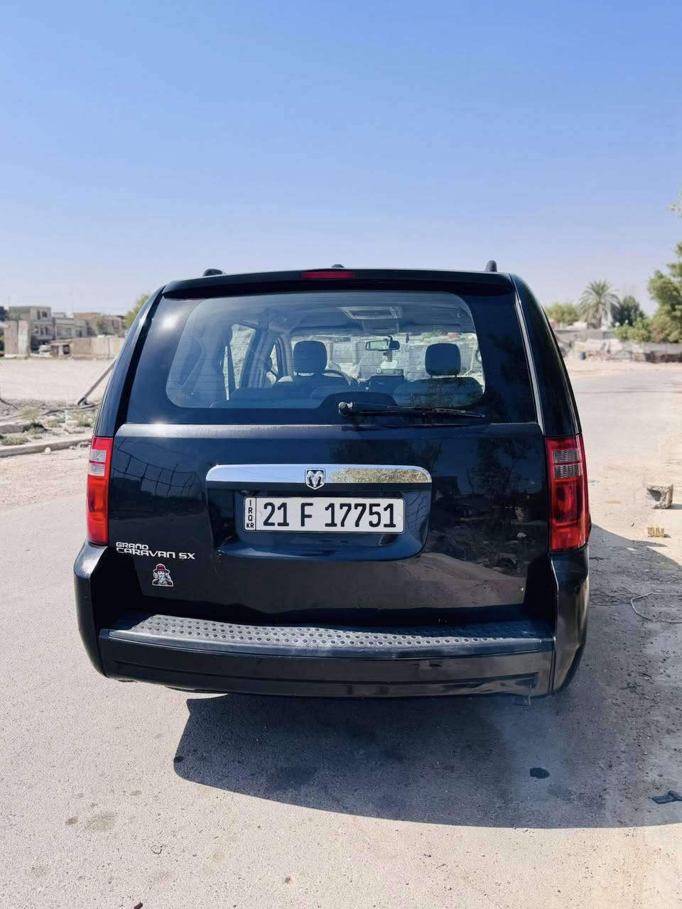 سلام عليكم دوج كرفان موديل ٢٠٠٨ سياره كلين لا ضربه ولا صبغ 
موصفات السياره فرس بل سقف شاشه ابواب كهرباء صندوك كهرباء تلاث قطع تبريد دوسه ابانزين كهرباء تبريد ثلج تدفئه سته جام كهرباء محرك ٣٨٠٠ سياره نضيفه رقم الهاتف ***********
