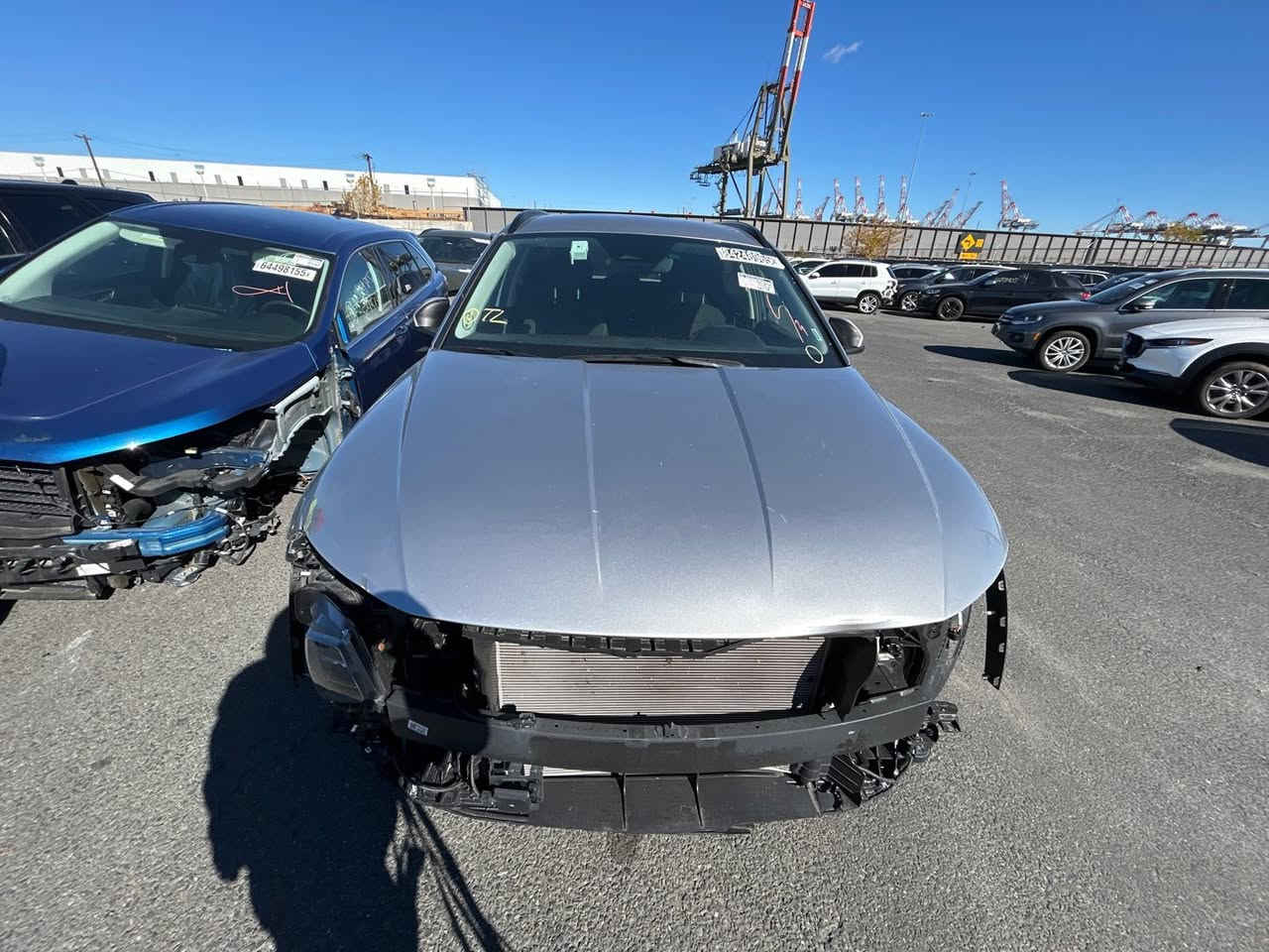 السلام عليكم ورحمه الله وبركاته
📍 عمان المنطقة الحرة
🚗 الموديل : 2024  هيونداي توسان  
🔴 الـعـداد : 24989 ميل 
🔴 اللـون : سلفر
🔴الضرر موضح بالصور 
مواصفات السيارة : Sel نص فول 
بالإمكان ادخال السيارة على كتاب الشهداء
  📍 موقع شركتنا  : ديالى بعقوبة / شركة نجوم اليمامة عمان المنطقة الحرة / شركة الجدير 
السـعـر :  15.000$   قابل للتفاوض
للتواصل على الارقام التالية 
*********** صلاح العبيدي 
*********** علي عباس
