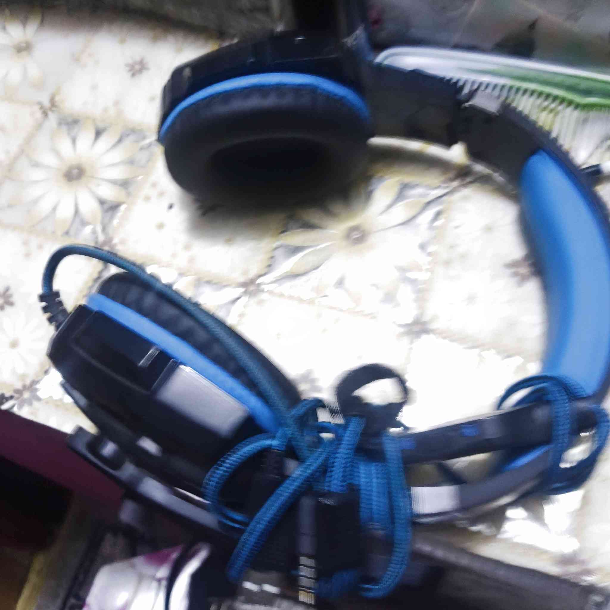 سلام عليكم بلي 4 فات باندل مهكر نضام 11 نص تيرا لا مفتوح ولا مصلح بي  تقريب 6 لعبات كلش قويات وياه سماعة كيمنك و 2 جوستكات و يوبي اس سعره 300 وبي مجال حك الجية مكاني بغداد حي الجهاد مستعجل عل بيع رقمي ***********
