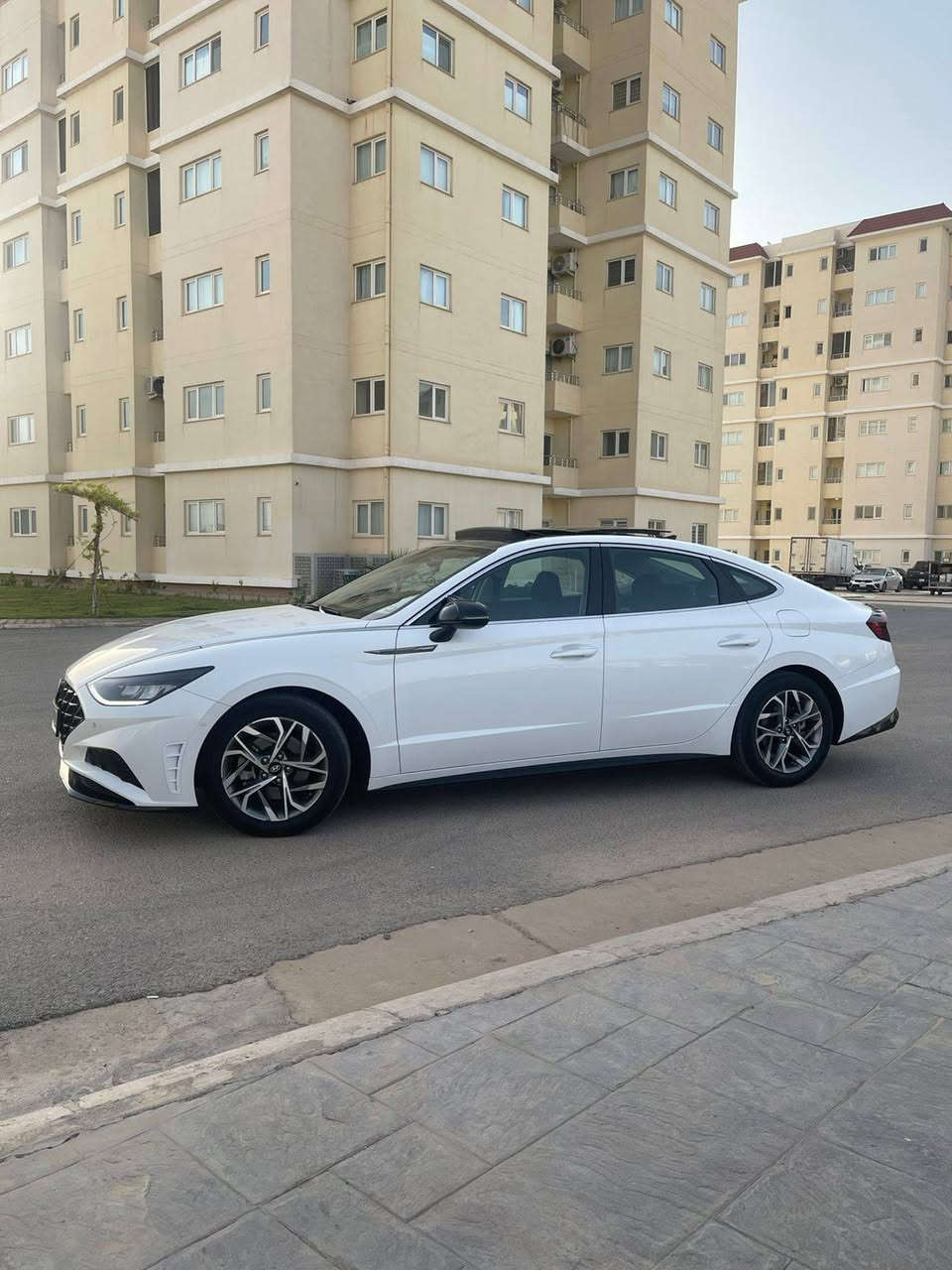 للبيع هيونداي سوناتا موديل 2023 فول
رقم اربيل باسمي  شرط تحويل 
حادث جاملغ مبدل فقط بدون ايرباك بدون دواخل 

السعر 200
المواصفات : 
1 - بانورما 
2- لايتات ديناميكي 4 عدسات 
3- حساسات امامي خلفي 
4- رادار امامي خلفي جانبي 
5 - تدفئه كشنات
6- مكينه 2500
7-كامرات خلفيه
8- كشنات كهرباء جلد 
9- لد انارة داخليه بلادي عدة اللوان 
10- تحكم ستيرن جهتين 
11-   تحديد مسار والخروج عن المسار
12- تشغيل عن بعد 
13- تبريد خلفي 
14- مرايا وسطيه وجانبيه عاكسه للضوء 
15- حساس مطر 
16- سستم صوت بووس 
17-تبريد قطعتين 
18- ستيرن هيتر 
19-شاشه كبير ذكية +ابل كار بلي 
20- الصندوق ذكي يفتح عند الاقتراب منه 
21- شحن لا سلكي 
22 ماشيه 31
 السيارة حلوه ونظيفه 
مكان سيارة الديوانية 
 وتساب مفتوح ***********
