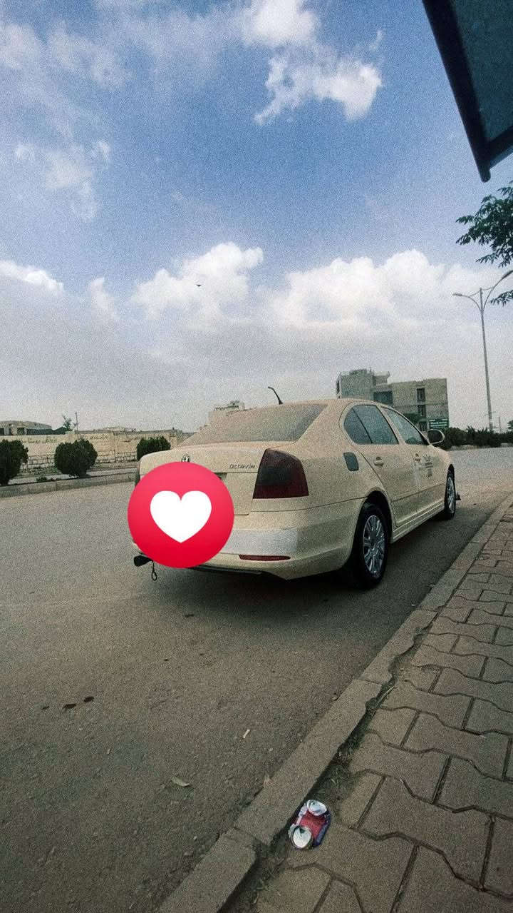 سەرەتا بەناوی خوای گەورەی میهرەبان
تەکسی شکۆدا بۆ فرۆشتن  مۆدێل 2012 مەکینە بیست گێڕ تۆماتیک  2 پارچەو پەڵەیەکی بۆیاخە سەیارەکە بەس ماشەڵا ئەوێت بەناوی خۆمانەوەی  سەنەوی تا 2027 تازەیە 
تێبینی گێڕی هاڤەکات وەک و نوقسانی تر بۆی مەگەڕێ 

سعری 85 مەعامەلە
***********

