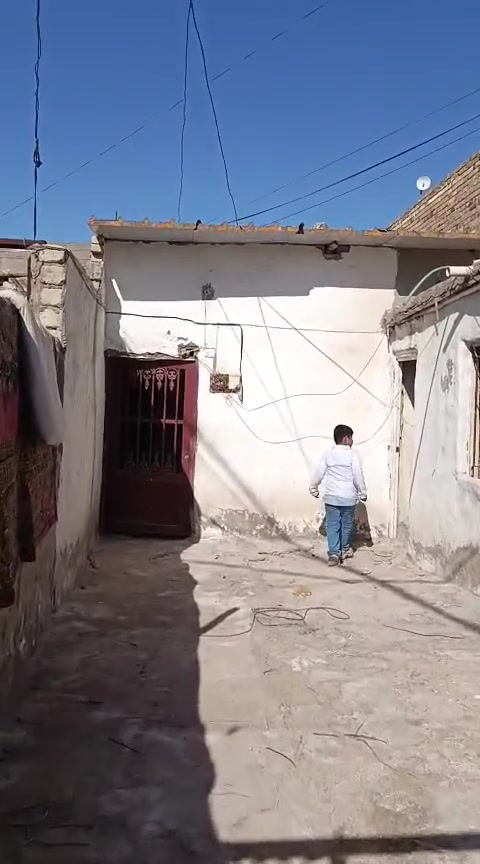 بيت الايجار في النجف 200 وبي مجال الرقم ***********
