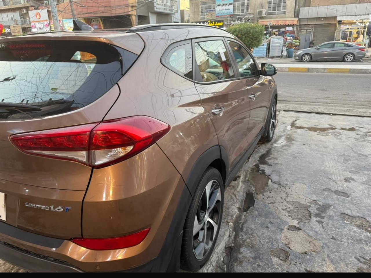 السلام عليكم توسان 2016 فول مواصفات 1على1 شاشه كبيرة شاشة اعطال رادار بصمه تشغيل /ابواب بانوراما صندوق كهرباء كشنات جلد تدفئة بالكشنات ويل كب رياضي حجم 19 السيارة ماشية 111 بسمي تحويل مباشرة كير مكينه مكفوله كفاله عامه ومكفوله من الصبغ بيه بارد قليل من امريكا صور الحادث مرفقة بل منشور مكان السيارة بغداد حي اور صوره السونر بل منشور سعر سياره 152وبيه مجال الشراي رقم الهاتف *********** ابو سجاد
