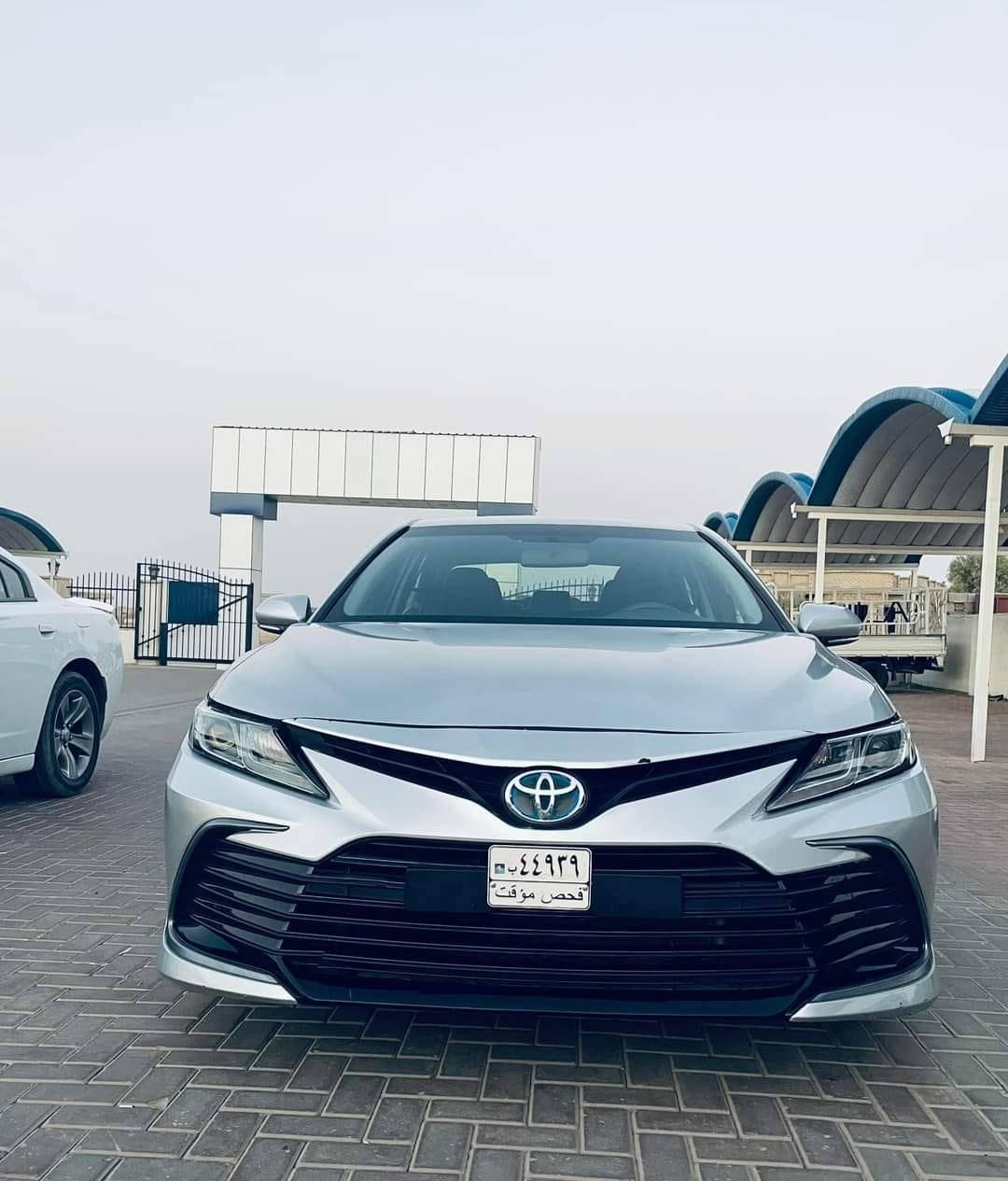 السلام عليكم 
للبيع 
كامري موديل 2022 وارد خليجي مواصفات LE هايبرد بصمه تشغيل عن بعد 
ماشيه 350 الف 
رقم صلاح الدين دولي باسم البايع شرط التحويل والوكاله 
گير ومحرك  شرط صدر جديد وتايرات جديده 
بيها قطعتين صبغ شرط الفحص 
 بدون دواخل بدون ايرباكات 
السعر 180 وبيها مجال 
عنوان السياره صلاح الدين الشرقاط الساحل الايسر 
للاستفسار الاتصال على الرقم التالي 
***********
