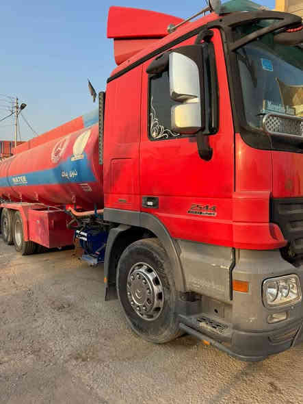 سلام عليكم كتروز دنكر ماي مديل 2006 حجم 2544 تانكي 22 طن تانكي جديد سياره كلج نمر 8 قماره محرك كير شاصي اكسل كله كفاله عامه 
رتايدر 5 طكات تايرات كله جديد
حداديه  كله جديد سنويه بسمي تحويل ثاني يوم تنتهي بل 2029 رقم لماني لجديد سعر 450 قفل 
مكان بصره الي مو شراي لا يتصل ***********
