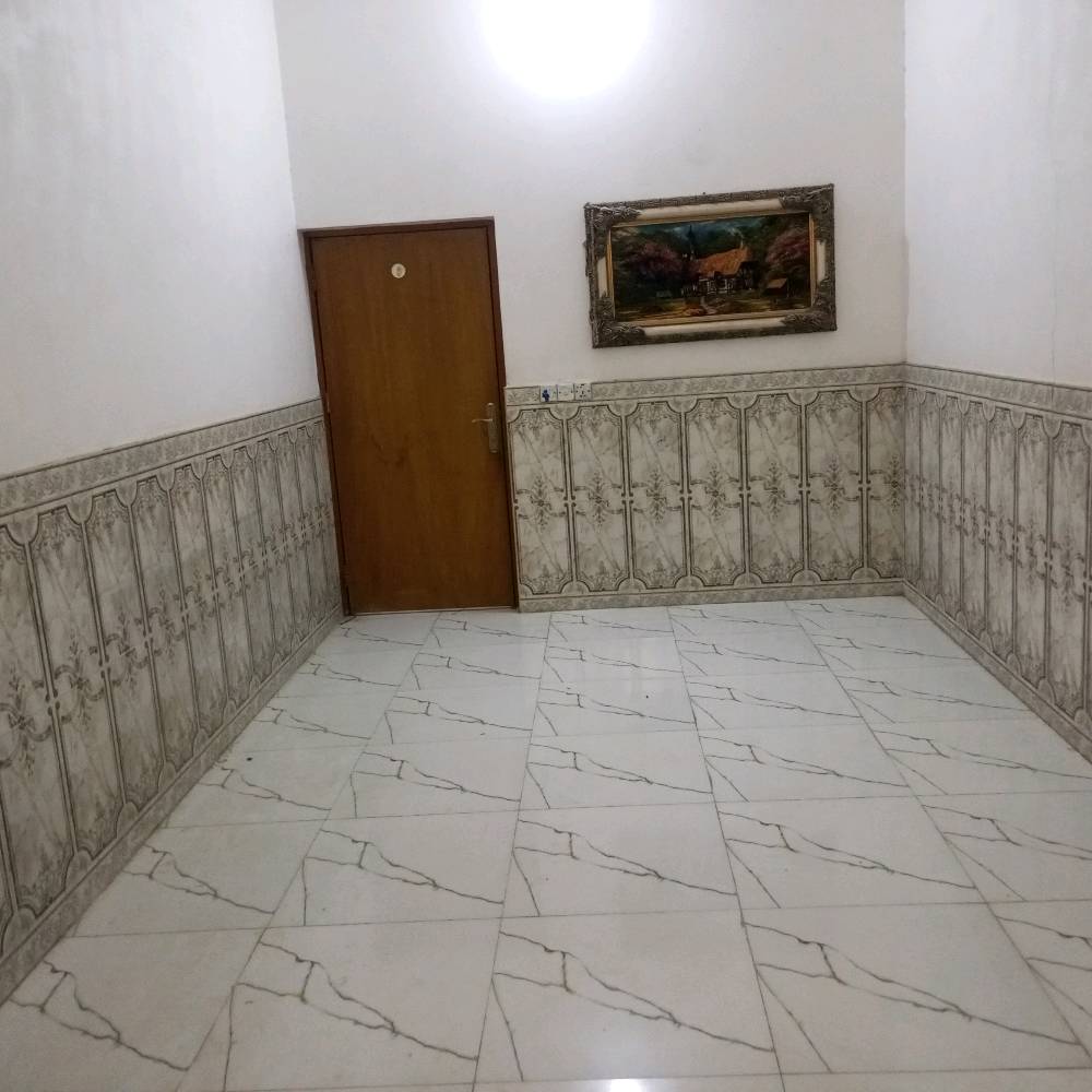 بيت للبيع مساحة 125 متر طابقين و غرفتين و صب و مكشوفتين و كراج للسيارة و حديقة و صحيات داخلية و خارجية و استقبال و صالتين السعر 55 مليون وبي مجال للطيبين الموقع قرب مسجد السهلة المعضم شارع معمل الدبس او منطقة السهيلية و يرهم مراوس في حي ميسان او قرب سكلة الكرعاوي الرقم ***********