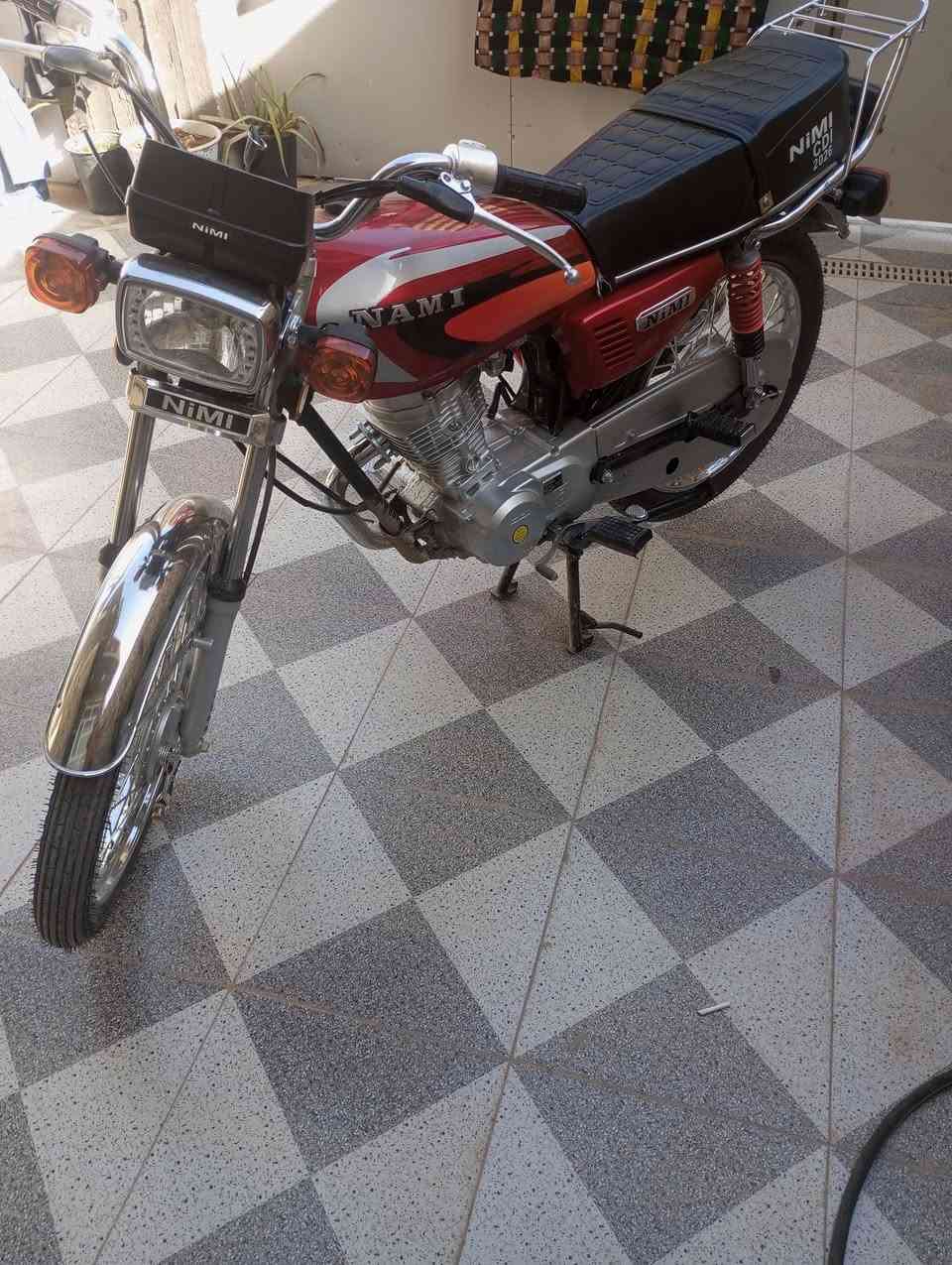 السلام عليكم دراجه نامه موديل (2027) للبيع جديده توه طالعه من الوكيل الدراجه خير من الله مابيه نقص برغي اوراق كله شغاله تضرب هندر وتطلع  المكان بابل ابي غرق للاستفسار (***********) وموجود على الفيس السعر (825) وبيه مجال حك الجيه
