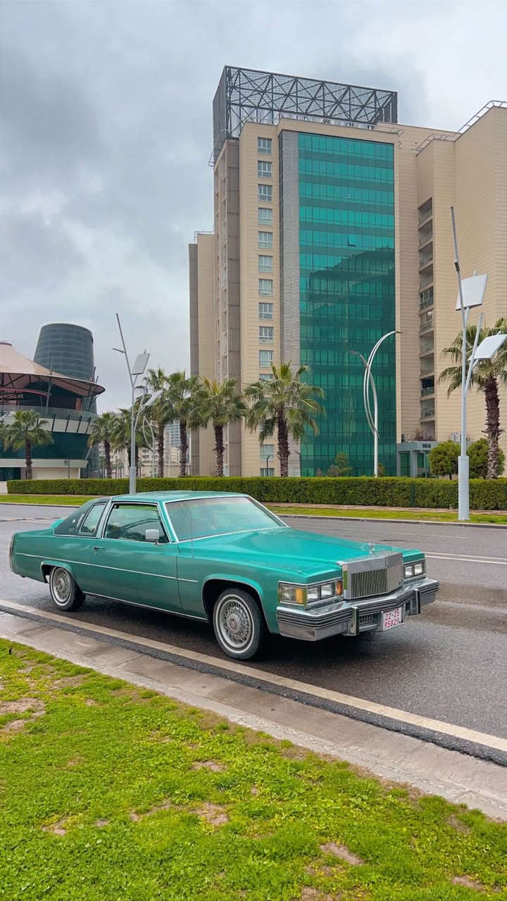 Cadilac cope devile 1979 V8 
سياره كل شي بيلادي مكينه كير بيلادي كل شي اشتغل مو نقس 
سعر ١٣٥ بي مجال سياره ترقيم اربيل 
*********** أربيل, العراق
