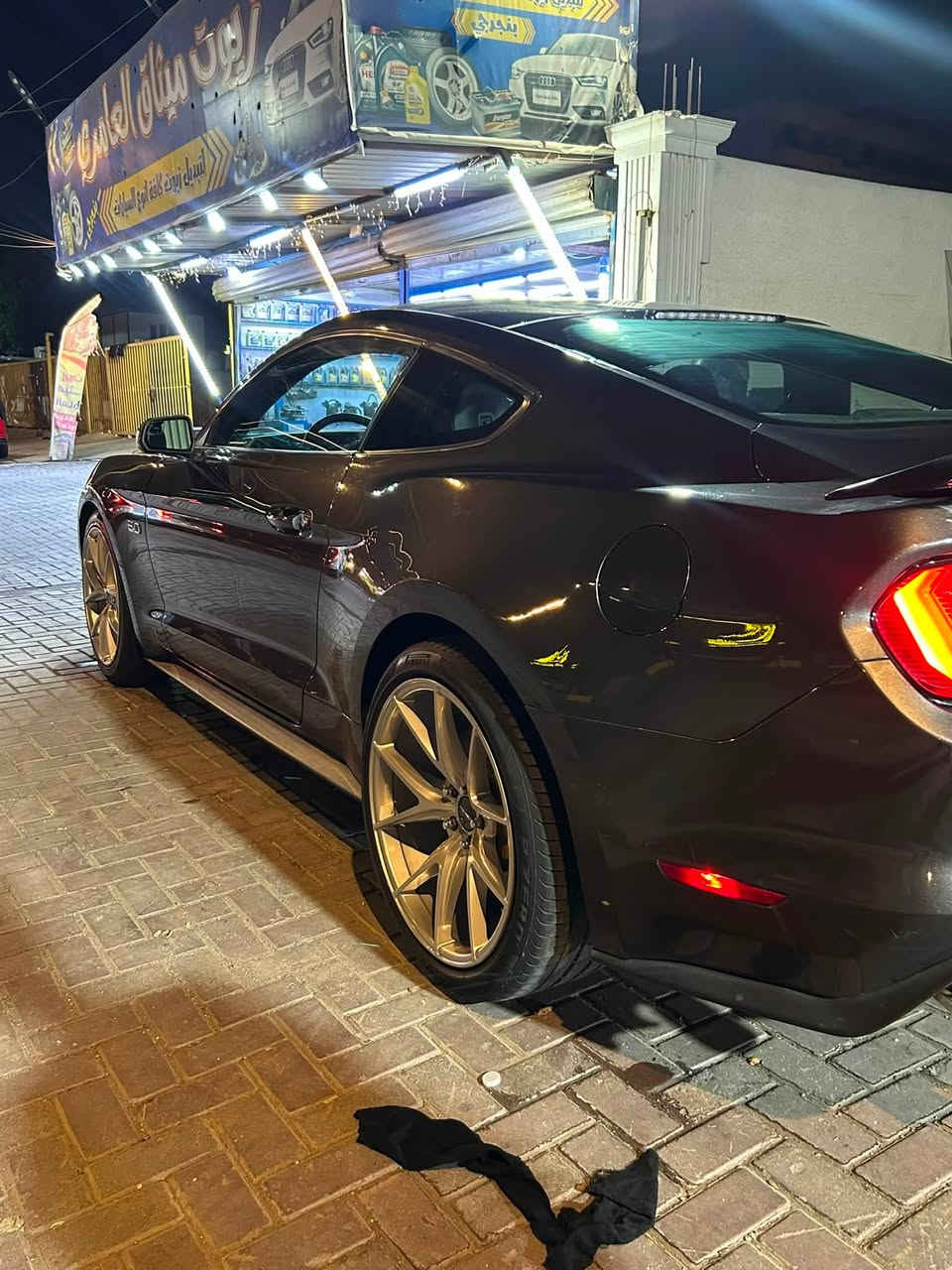 سلام عليكم موستنك GT  2018. كير عادي.
السعر 135  مستعجل علة بيعتهة 

كفالة لغود شواصي. حادث. السيارة دعاميات فقط. 

بيهة قطعتين كلير فقط احسبهن صبغ بدون حادث 

بيهة بارد بل الجاملغ فقط

السيارة جديدة بمعنة الكلمة 

السيارة ماشية 47 مايل 

    المحرك: 5.0L V8 Coyote (الجيل الثالث ستيج 3)

تبريد ثلج ❄️ 

صدر امامي. خلفي. جديد بل النايلون 

السيارة عليهة تفريغ X بايب. + دبات روش. اصلية  + بوابات 

ويل اصلي. 

 مزودة RTR  

منضومة زنون اصلية  

بيهة نواقص. بسيطة السيارة للستفسار ***********

مكاني. بغداد الوزيرية
