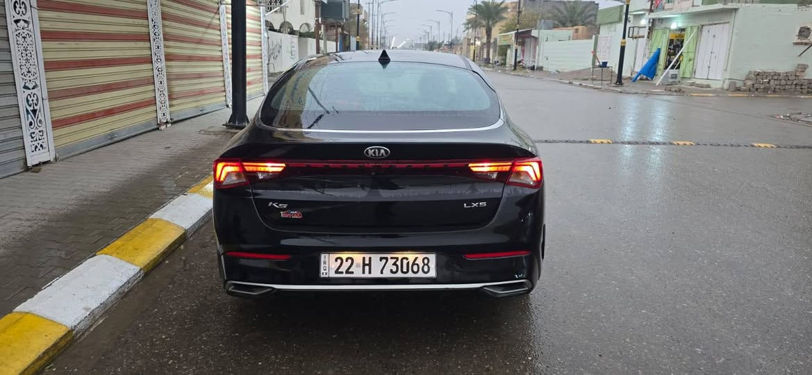 سلام عليكم 
للبيع نقد فقط بدون مراوس سعر ١٥٨
موديل ٢٠٢١ 
بدون ايرباك ولا شواصي 
صبغ جاملغ وربع بنيد 
سونار وصور حادث بلمنشور 
ماشيه ٥٧ م
 ***********
مكلف بلنشر
