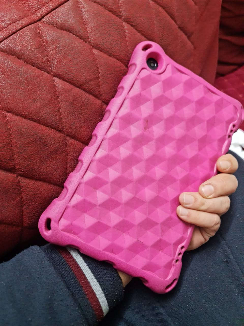 السلام عليكم ..تابلت عدد ٢ حجم ٨ انج
واحد امزون سليم ١٠٠% سعره ٤٥ الف 
والثاني هواوي مواصفات بس التج مال الشاشه مفطور لكن الجهاز شغال ١٠٠% سعره ٣٥ الف للاتصال  ***********
