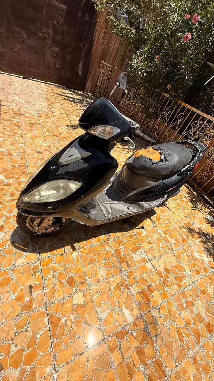 سكنس للبيع مامفتوحه وبيها خيط تبخير قليل كهربائيات كلها شغاله سعر    350وبيها مجال
مستعجل ع البيعه *********** واتساب
