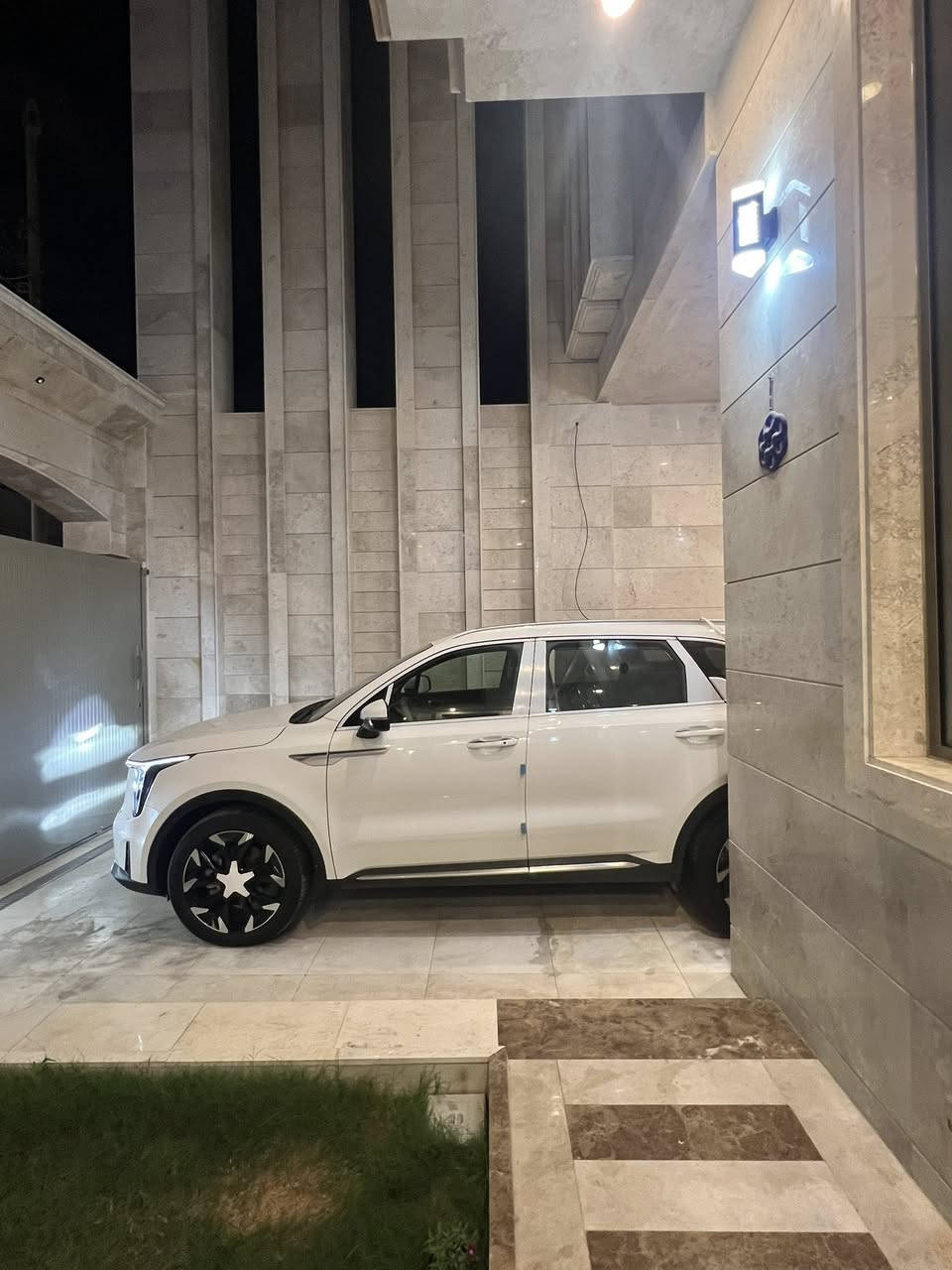 سورينتو 2025 رقم بغداد ويل 20 داتشو كامرتين حساسات امامي خلفي شفتات كير ماوس سايد بريك بصمه 7 راكب السياره مدوشمه جلد اصلي السياره كفاله من الزلغ كلش حته الدعاميات مكاني بصره الشراي يتصل ***********
