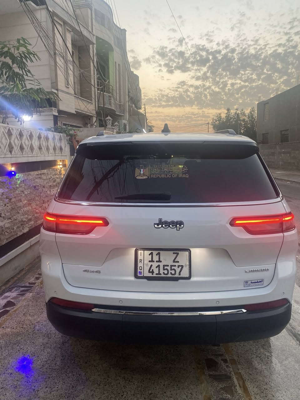 السلام عليكم
جيب كراند شيروكي الشكل الجديد
الموديل  :  2023 وارد امريكي
الحادث بصورة مبدل بنيد ابلادي وجاملغ ابلادي ودعامية ابلادية يعني سيارة كفالة عامة من الصبغ تصليح السيارة درجة اولى 
* المحرك   :  3600  6V
عداد السيارة : 16000 ميل
٧ راكب كشن منفصل 
* كاميرا خلفية
* دفع رباعي
* قيادة ذاتية عند المنعطفات
* رادار امامي مانع تصادم
* تحذير الخروج عن المسار
* نظام التوقف الآلي
* تحذير النقاط العمياء
* نظام تحذير عند المنعطفات
* نظام تقليل الضجيج داخل المقصورة
* شاحن موبايل واير ليس
* مرايا تعتيم ذاتي
* نظام الصوت من البينا 11 سماعة
* شاشة كبيرة 10.1 انج
* نظام الخرائط   GPS
* لوحة القيادة دجتال  بقياس 12 انج
* المصابيح الأمامية زنون
* كشافات ضباب
* دخول ذكي
* انارة محيطية
*
* المقاعد الأمامية كهرباء
* 
* حساسات خلفية
السعر 285
المكان البنوك 
***********
