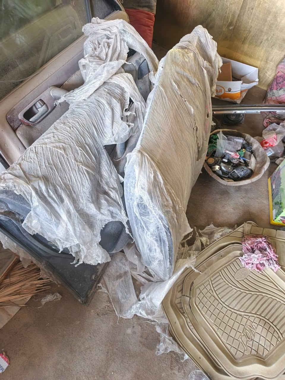 سلام عليكم سستم أربع بيبان مغفلات كاملات لون نيلي مال حاويه ما مشدودات على اي سياره مال يابان سعر 225 مكان بصره رقم الهاتف
***********
