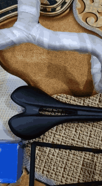 سلام عليكم للبيع اكسسوارات دراجه هوائيه كلهن جدد بالباكيت ويوجد توصيل
للاستفسار على الواتساب على الرقم التالي ***********
