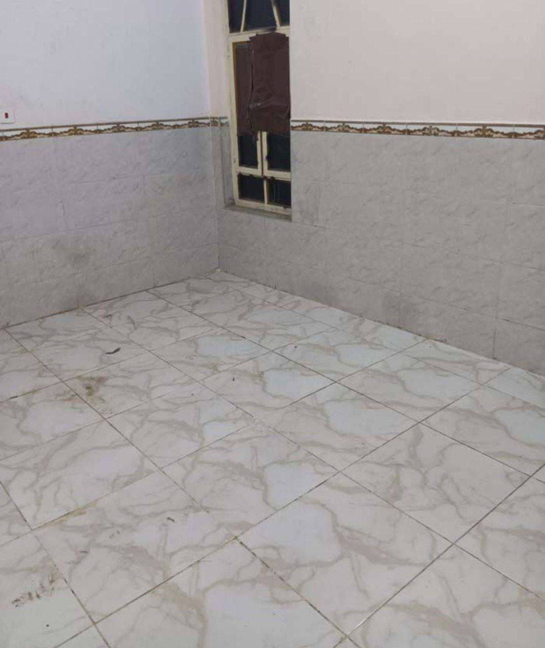 شقه للايجار الابله الوايلس قرب مدرسه سبا غرفتين وصاله مطبخ حمامات الايجار قفل ٤٠٠ درج معزول
***********
