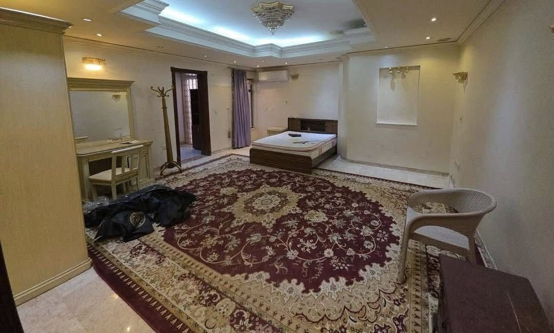 ⭕️.يوجد فيلا vip للايجار

📍.الحارثيه قرب الزيتون مباشرتاً 

⭕️ بناء حديث جدا مميز مؤثث بالكامل 

⭕️.يتوفر تصوير واضح للعقار

⭕️.علما كهرباء 24 ساعه وطني

⭕️.تحتوي 7 غرف +صاله عدد 3 +حمام عدد 8+مسبح+لوندري +كراج اندر كراون  يتسع 5 سيارات + غرفه للحارس +حديقه +مدخلين

يؤجر لشركات او المنضمات السياسيه او الشركات الاجنبيه ومراكز التجميل…….وغيرها من مهن تجاريه او سكنيه 

للاستفسار/***********

🟢.يتوفر لدينا عروض ايجار داخل مناطق بغداد بمختلف المساحات الكبيره (التجاريه والسكنيه)

📍.يرموك/قادسيه/منصور/داوودي/حارثيه/جادريه/عرصات الهنديه/كراده/زيونه

— في ‏الحارثيه شارع الزيتون‏.
