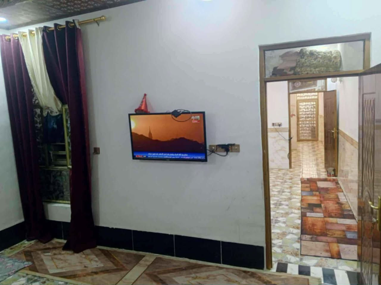 بيت للبيع المساحه 110غرفه أوصاله المطبخ واستقبال البيت كله صب كونكريت مكانه نجف شارع كربلاء عمود 136طريق ياعلي الشارع الصيدليه وطب قريب عل شارع جميع الخدمات ماءكهرباء سوك موالده مشمول بلتطويب طابو زراعي بيت كلش نضيف *********** النجف, العراق
