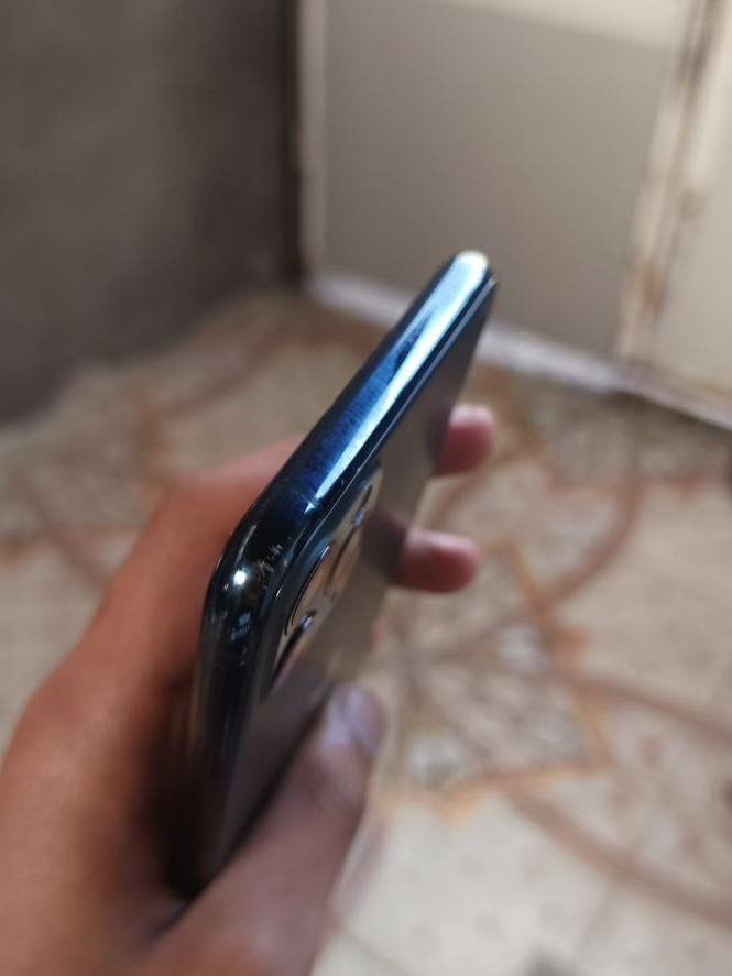 آيفون 11 برو (iPhone 11 Pro) ذاكرة 256 للبيع أو المراوس بسعر مناسب

السلام عليكم.
للبيع أو المراوس (بجهاز أقوى أو حسب القناعة مع مراعاة الفرق).

• النوع: آيفون 11 برو ماكس (زيتي).
• الذاكرة: 256 جيجابايت.
• السعر: 345 ألف دينار عراقي.
• النسخة: ياباني (سيم كارت واحد).

الملاحظات (للمصداقية):
الجهاز نظيف جداً ولا يوجد به أي عطل داخلي. المشكلة الوحيدة هي توقف بصمة الوجه (Face ID) بسبب التحديث.
تم استبدال الشاشة والبطارية بقطع ممتازة وجديدة قبل عدة أسابيع.

• العنوان: البصرة / أبو الخصيب / حي العسكري.
• للتواصل: *********** 
• الاسم:( منتظر حيدر )

الجهاز فقط كفر وكيبل الاصلي ابل !!!!

🫡🫡🫡🫡🫡🫡🫡🫡🫡🫡🫡🫡🫡🫡🫡🫡
