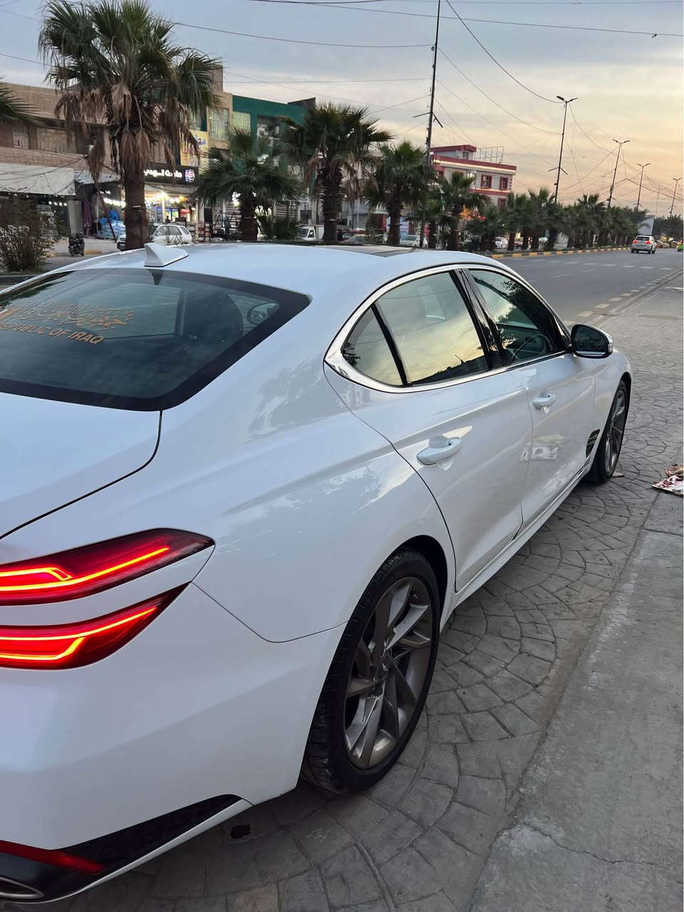 السلام عليكم

🔹 جينسس G70 موديل 2022 للبيع
محرك 4 سلندر 2.0 توربو
✨ كير محرك مكفول من أي مشكلة بشرط الفحص

مواصفات السيارة:
 • سقف بانوراما
 • رادار أمامي وخلفي
 • نظام القيادة الذاتية
 • مانع تصادم
 • تدفئة كشنات
 • كشنات جلد
 • باقي مواصفات الجينسس المعروفة

حالة السيارة:
 • جاهزة وما بيها أي مشكلة
 • صفر مسج
 • الحادث: طخات سطحية بالبيبان ومصبوغة
بجم كبس بدون اي ضرر 
وايرباك سليم 100%
 • صور الحادث متوفرة على الواتساب

💰 السعر: 180 وبي مجال
📍 المكان: بغداد – البنوك

📞 للاتصال أو الواتساب:
0772 804 5727

💬 رابط الواتساب المباشر:
https://wa.me/9647728045727 بغداد, العراق
